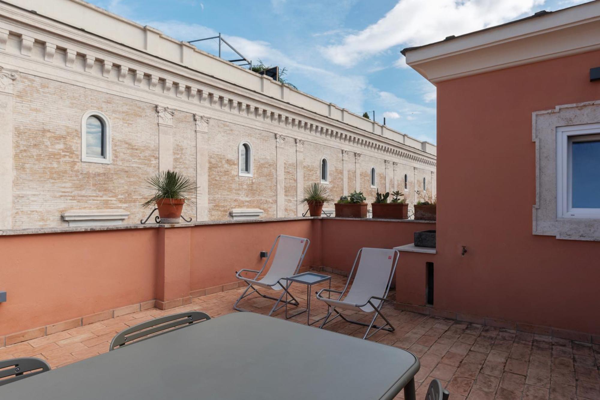 Apartment With Terrace In Via Del Pellegrino - FromhometoRoma Eksteriør bilde